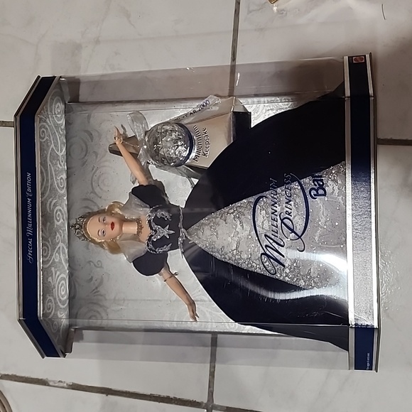 🆕️ Rare Millennium Princess Barbie - Picture 4 of 14